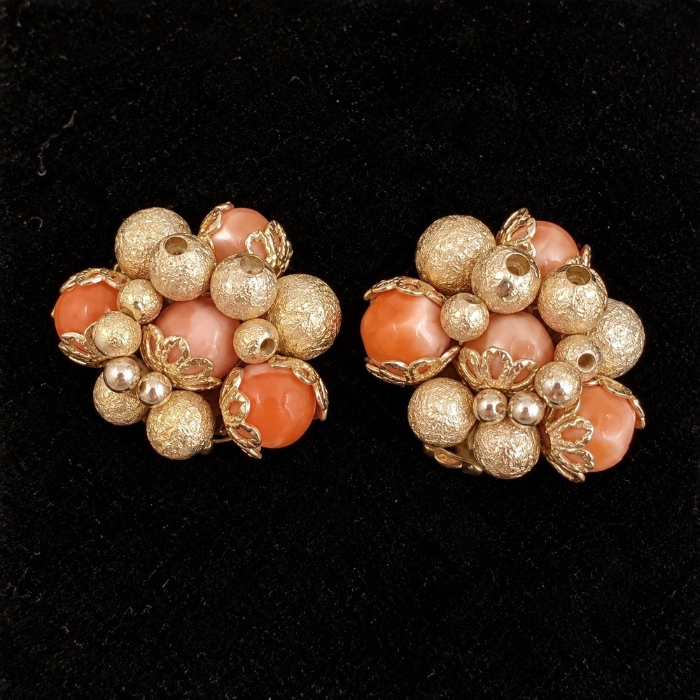 Vtg Japan Coral Pink Faux Pearl Cluster Clip On Earrings Gold Tone Floral MCM
